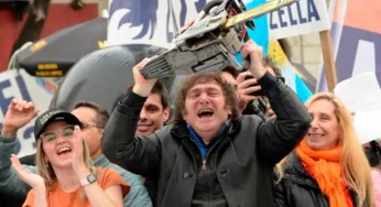 A un mes de las elecciones argentinas, entre los subsidios de Massa y la motosierra de Milei