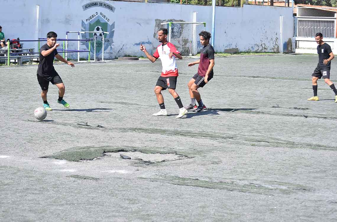 Cancha en mal estado impide la práctica deportiva de personas con discapacidad