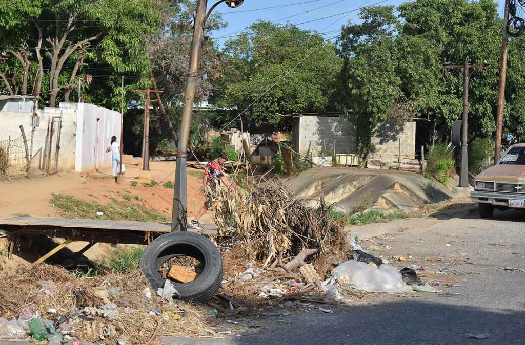 Habitantes de sector 12 de Octubre en alerta por desborde de quebrada