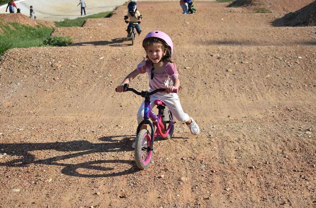 Escuela de Campeones BMX Lara: Formando futuros talentos