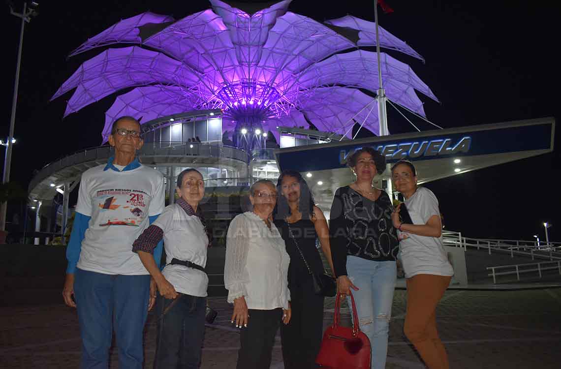 Flor de Venezuela se viste de morado en el Día Mundial del Alzheimer