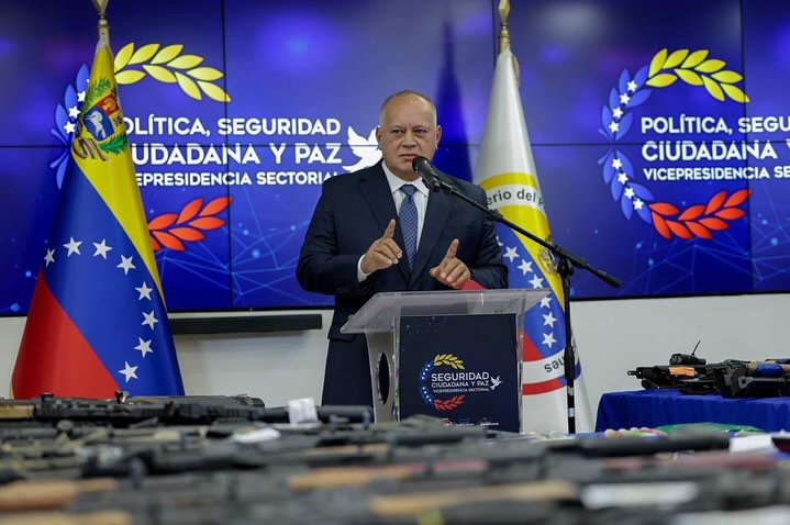 Diosdado Cabello denuncia decomiso de 400 fusiles provenientes de EE UU