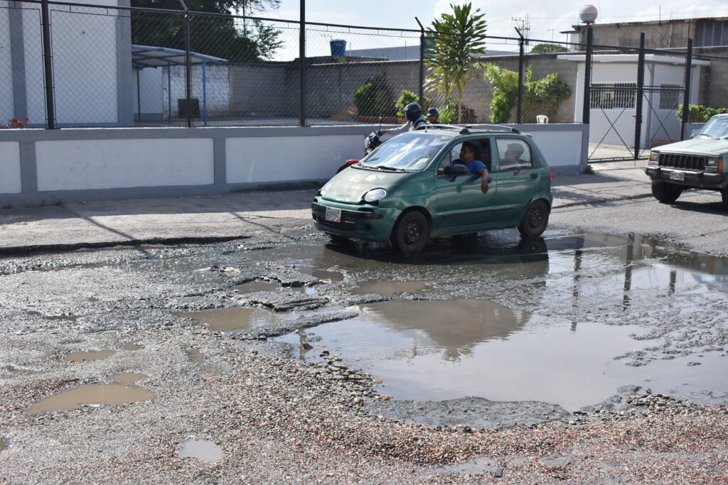 Vecinos de la calle 29 exigen soluciones ante el deterioro vial