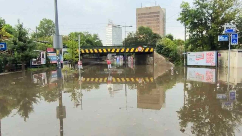 Fuertes lluvias en Austria provocan inundaciones, cortes de luz y evacuaciones