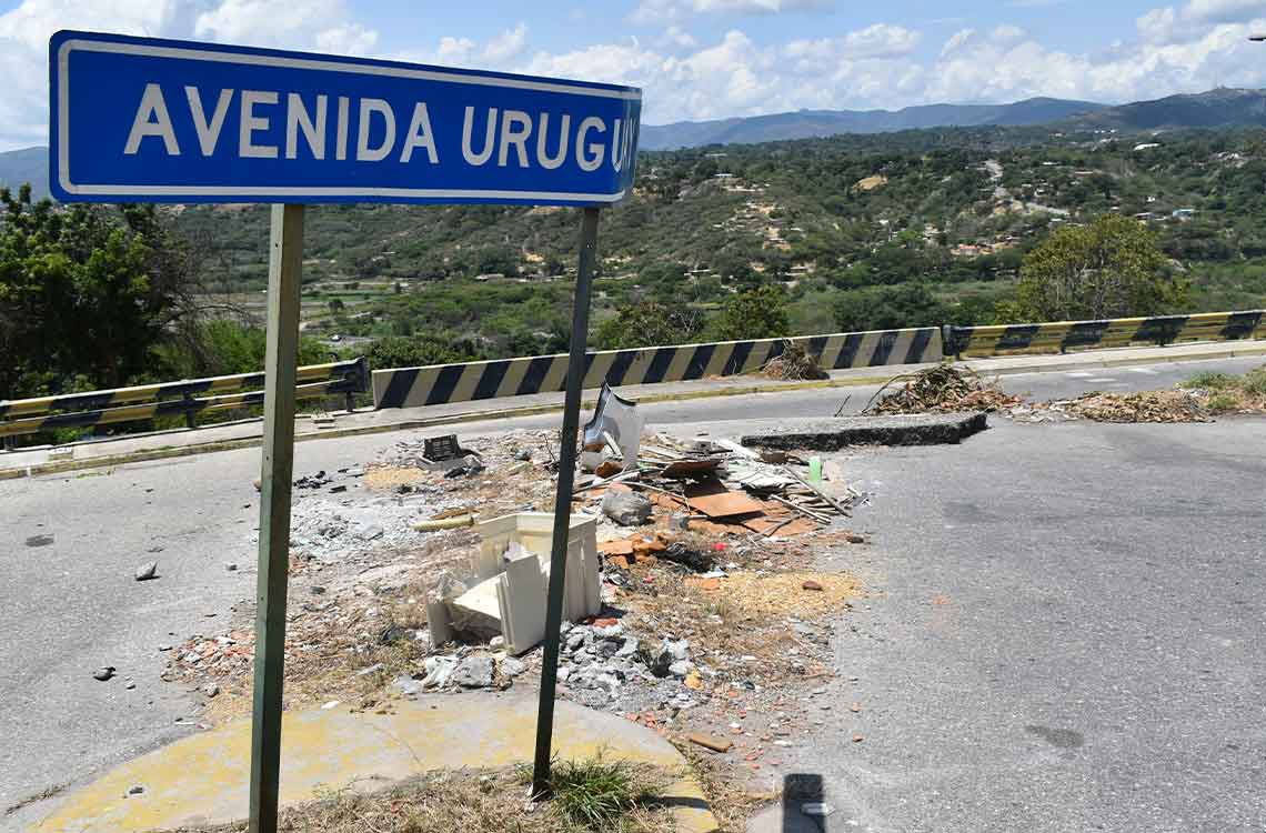 Avenida Uruguay, 21 años de hundimientos, fallas y problemas