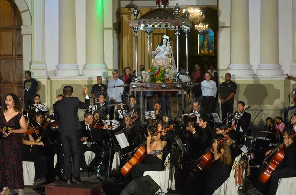 SERENATA DIVINA PASTORA