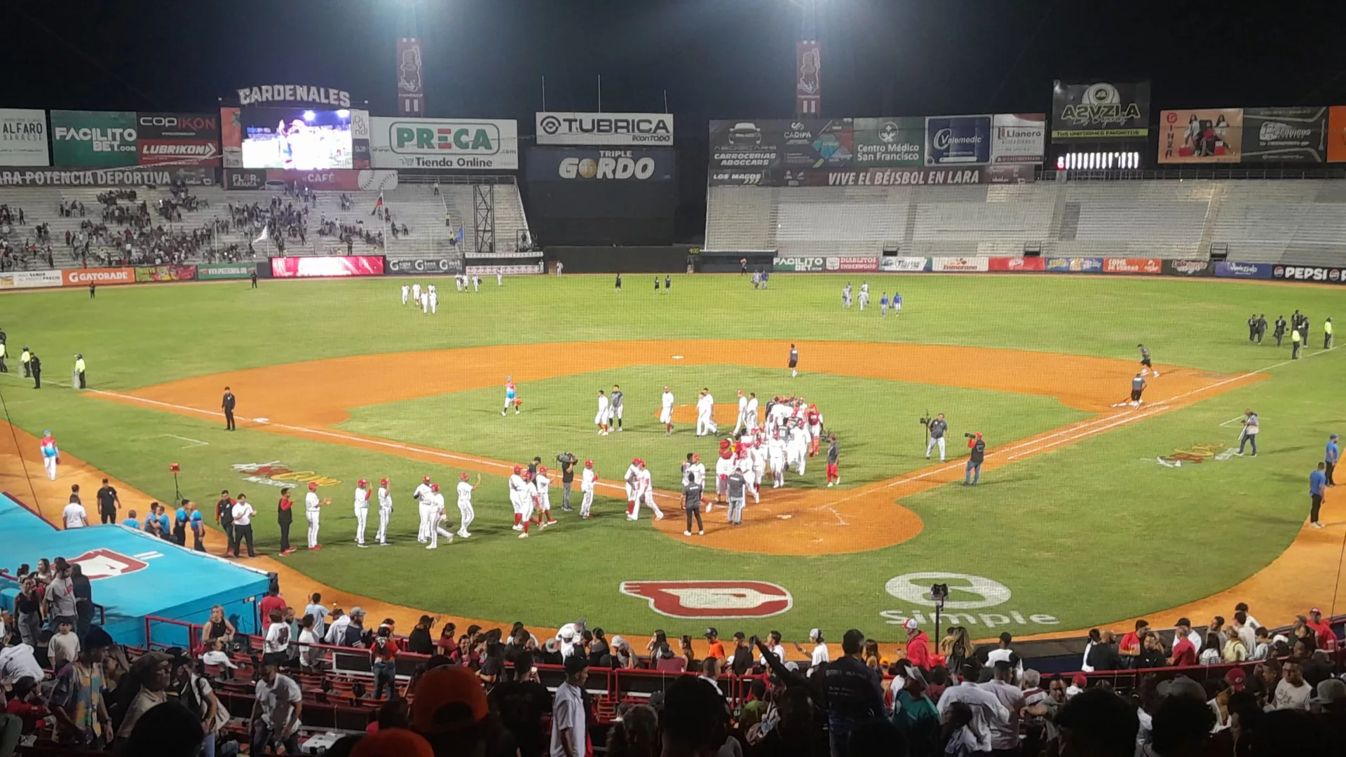 Cardenales de Lara vs Navegantes del Magallanes