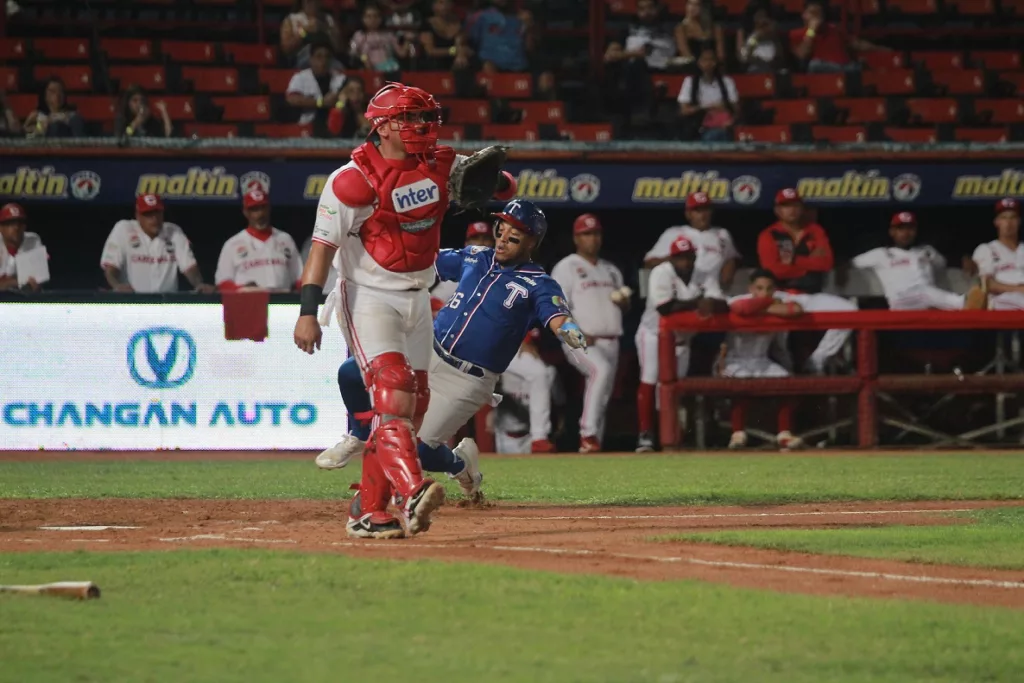 cardenales vs tiburones vr 17 10 24 60