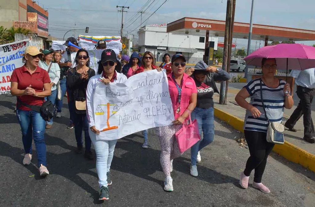 docentes en asamblea 2