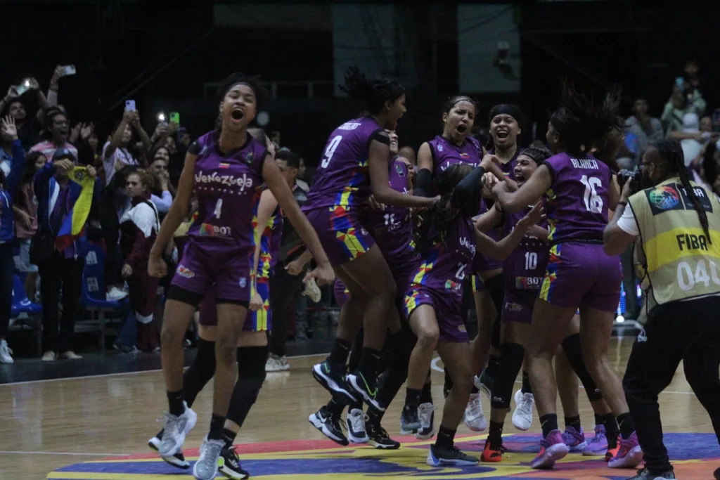 Venezuela vs Colombia sudamericano de baloncesto femenino u15 vr 10 11 24 65