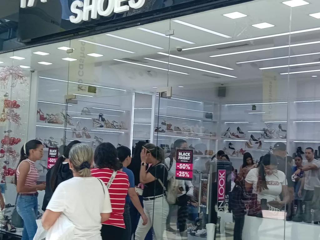 Así se vive el Black Friday en algunas zapaterías de Barquisimeto