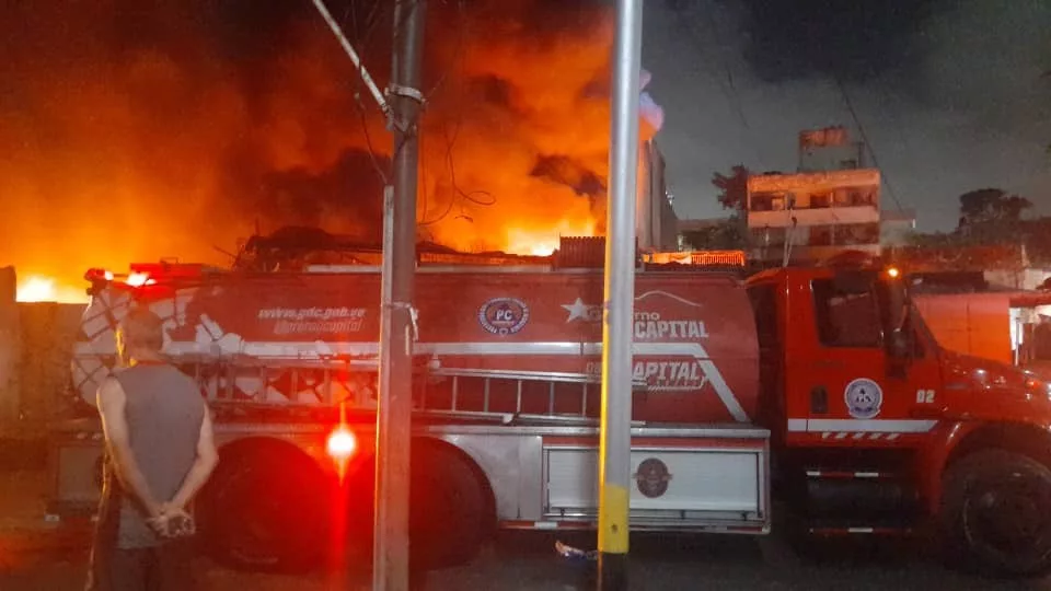 Incendio - Galpón en Catia 