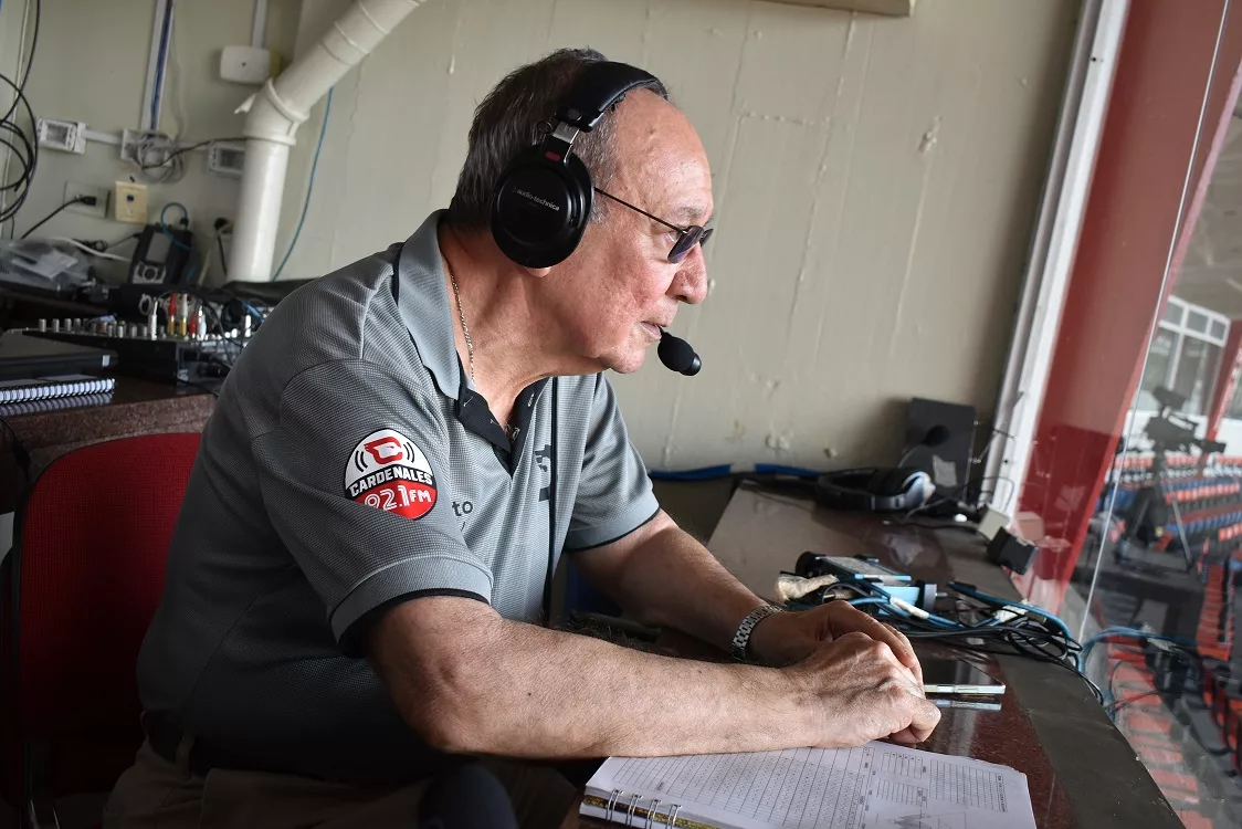 Alfonso Saer Desde la temporada de béisbol del 71-72 pasó a ser el narrador oficial de Cardenales de Lara