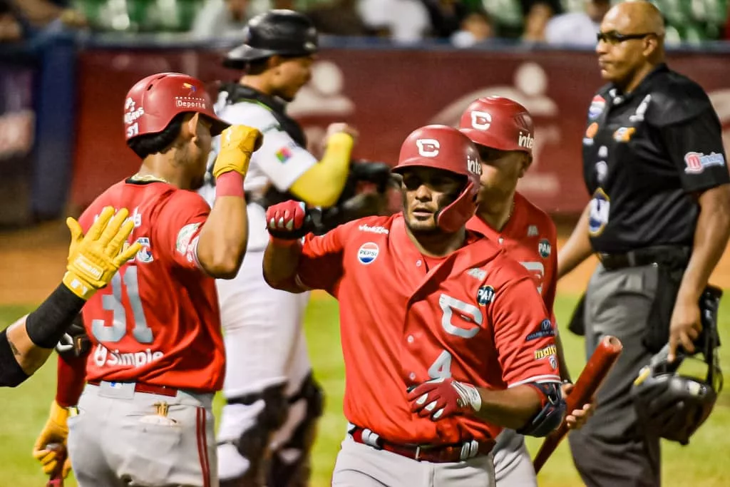 Cardenales de Lara 3 3