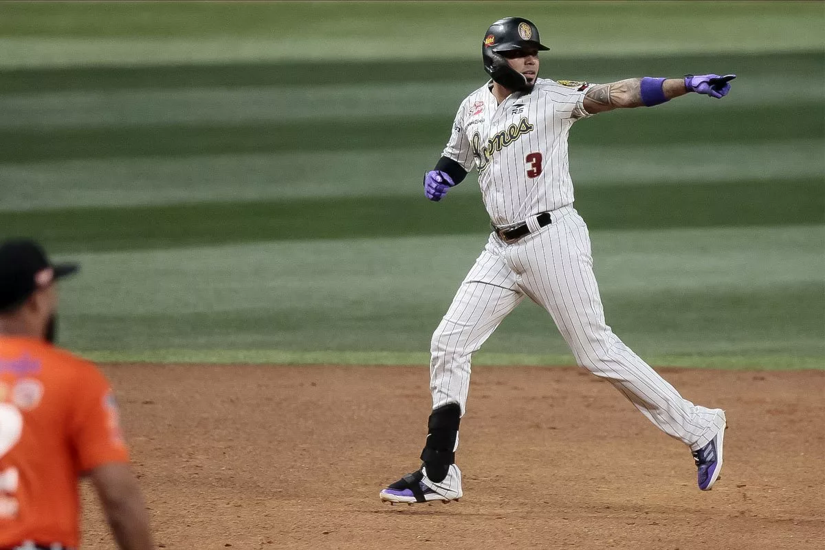 Cardenales tomó en su primera escogencia al jugador de los Leones del Caracas Harold Castro