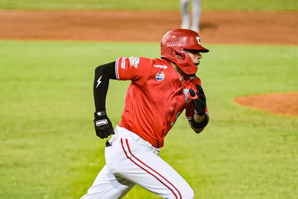 Harold Castro conectó su primer jonrón con el uniforme de Lara