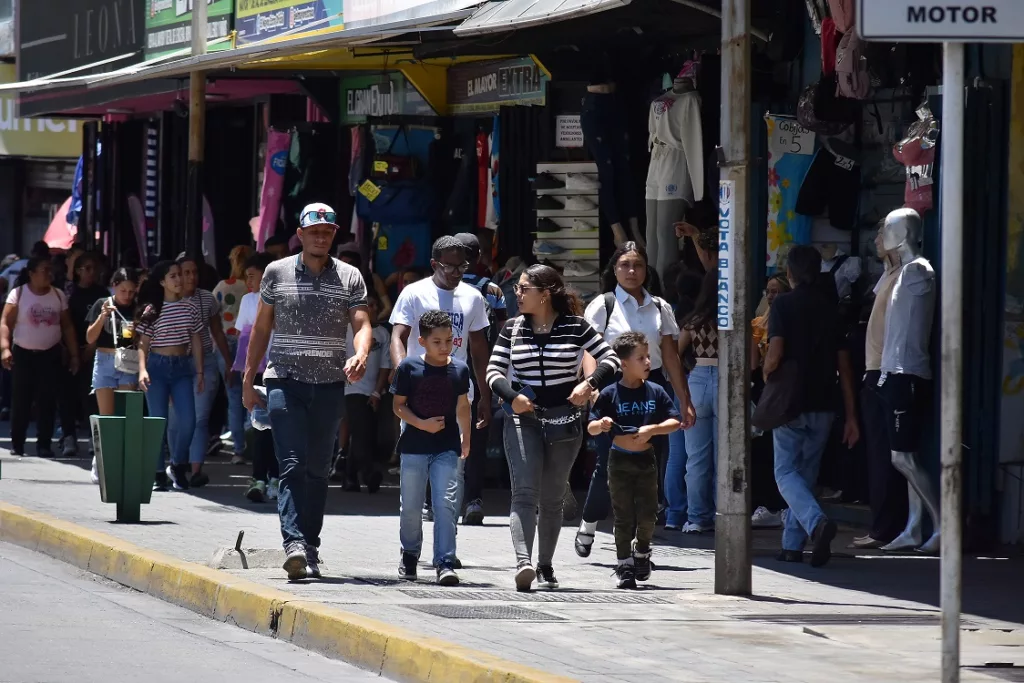 Recomiendan que en 2025, las personas vivan sin que la felicidad y bienestar dependa de determinadas fechas ni anticiparse a los acontecimientos 