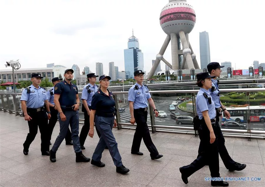 policias en china