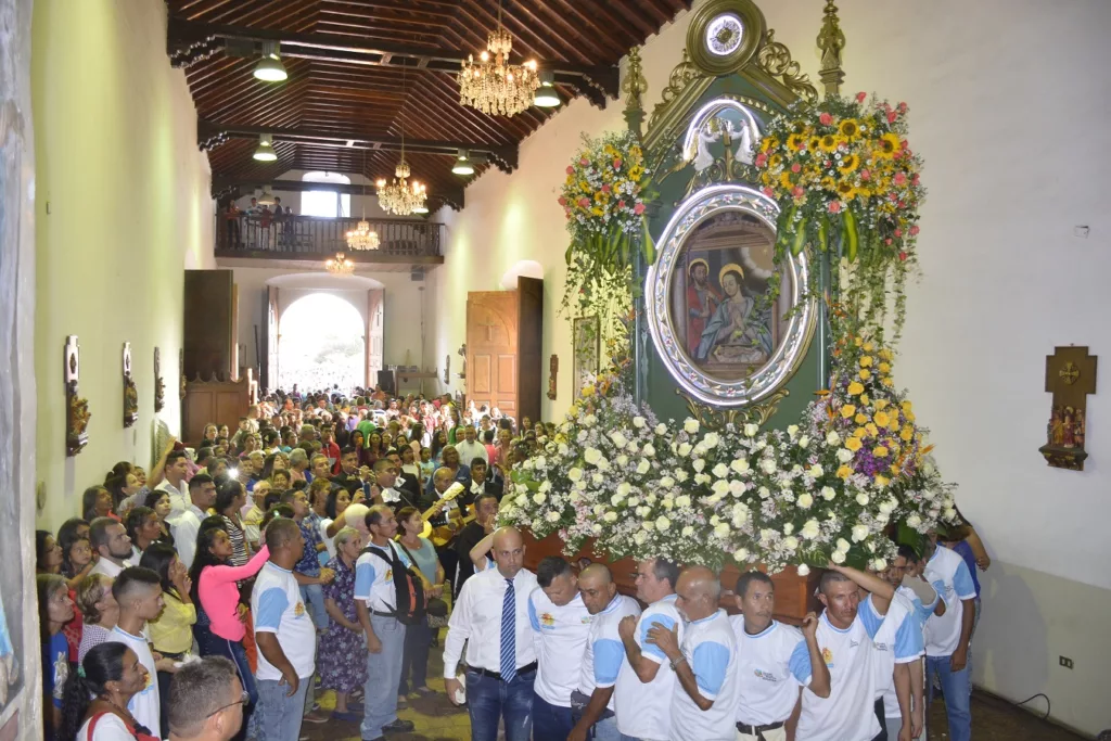 Virgen de altagracia 3