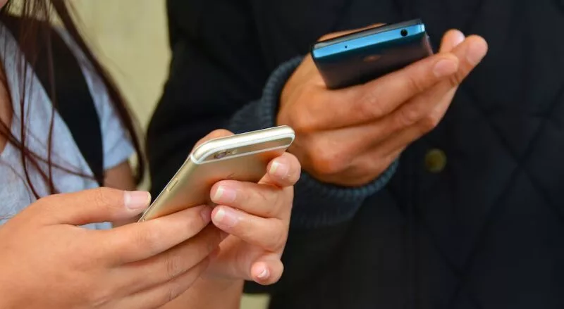 celulares en escuelas de brasil 1