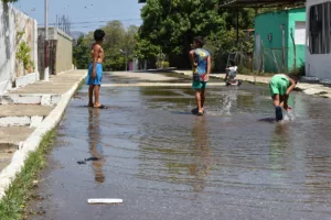 Vecinos de varias comunidades de El Tocuyo, afectados por colapso de tuberías y zancudos