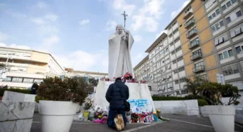 Papa Francisco se mantiene estable mientras que los médicos emitirán reportes de ser necesario