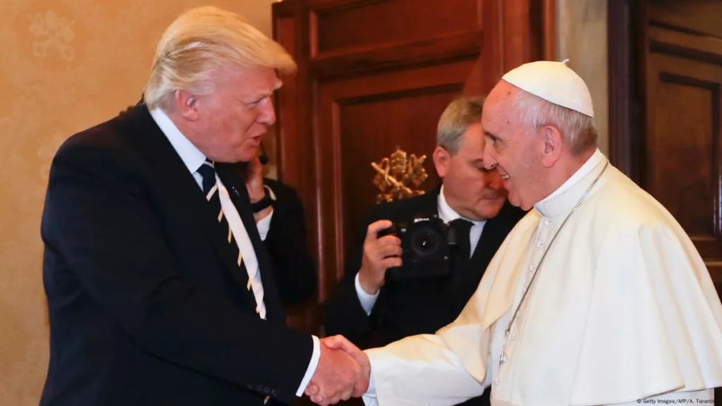 El Papa Francisco, Jorge Mario Bergoglio, nacido el 17 de diciembre de 1936 en Buenos Aires, Argentina, ha dejado una huella imborrable en la Iglesia Católica y en el mundo.