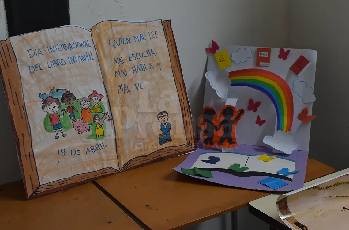 Celebran el Día del Libro y del lenguaje en la UNESR