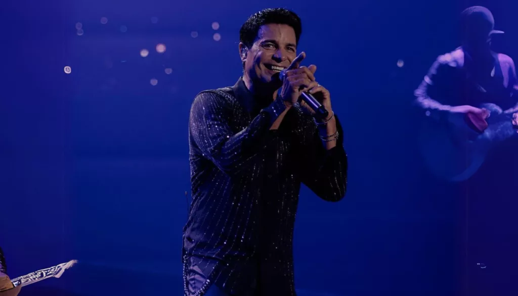 La organización internacional Personas por el Trato Ético de los Animales (PETA) ha generado controversia al enviar una carta al reconocido cantante puertorriqueño Chayanne, solicitándole formalmente que modifique el título de su icónica canción "Torero" por Bombero.