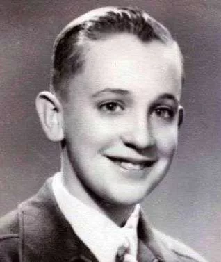 El Papa Francisco, Jorge Mario Bergoglio, nacido el 17 de diciembre de 1936 en Buenos Aires, Argentina, ha dejado una huella imborrable en la Iglesia Católica y en el mundo. Su pontificado, marcado por la humildad, el diálogo y la preocupación por los más vulnerables, ha transformado la imagen de la Iglesia y ha generado un impacto global significativo.