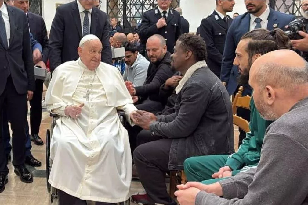 Papa Francisco en la cárcel de Roma durante el Jueves Santo