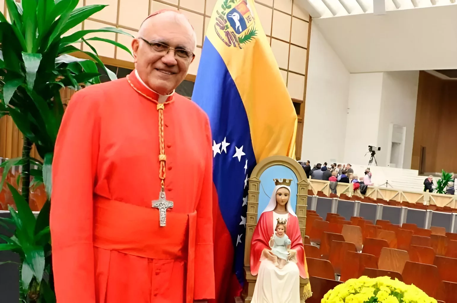 Cardenal Porras expresa júbilo por el papa Léon XIV tras encuentro