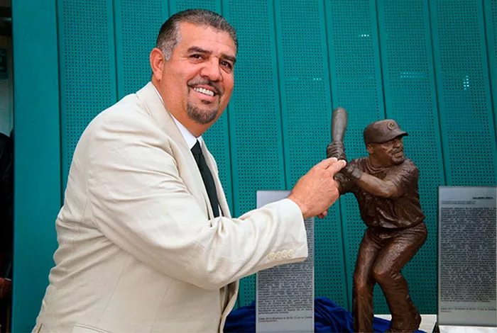A Través de un comunicado emitido por redes sociales, el equipo de Leones del Caracas dio a conocer que el exjugador y mánager de béisbol profesional Luis Sojo será el nuevo gerente para la temporada de la Liga Venezolana de Beisbol Profesional (LVBP) de 2025-2026.