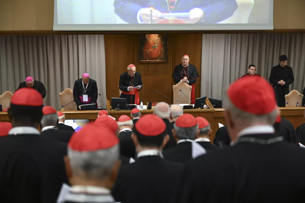Este domingo 04 de mayo no habrá congregaciones, los cardenales han decidido intensificar sus encuentros y celebrar el lunes dos congregaciones en el Vaticano, el foro con el que regula el proceso hasta el cónclave en el que elegirán al sucesor del papa Francisco.