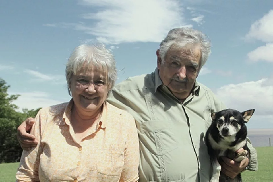 Pepe Mujica junto a su esposa Lucía Topolansky y Manuela.