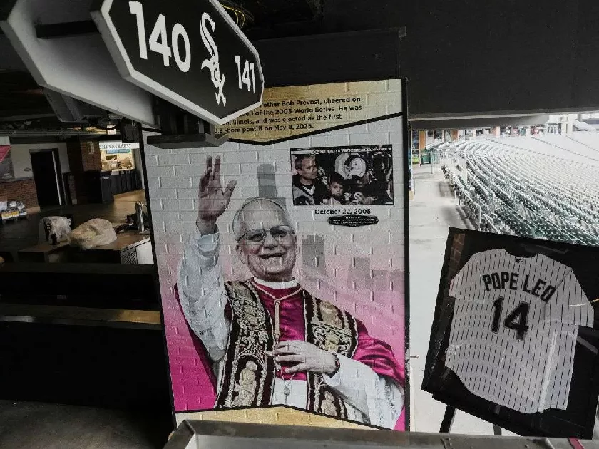 Medias Blancas rinden homenaje a al Papa León XIV