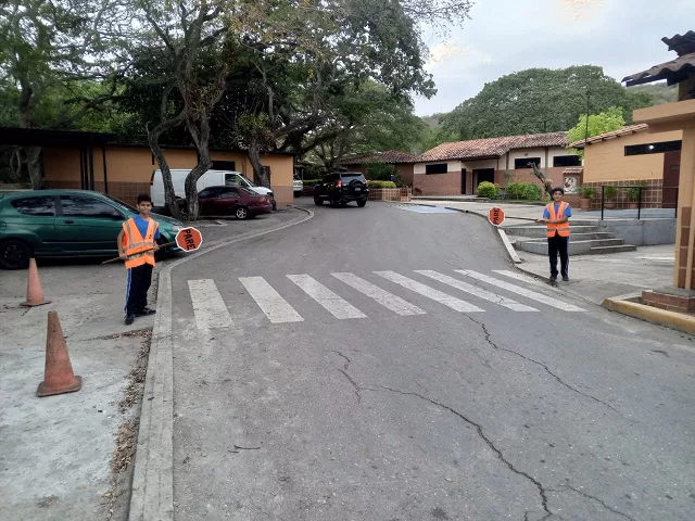 Estudiantes de primaria lideran campañas de conciencia vial.