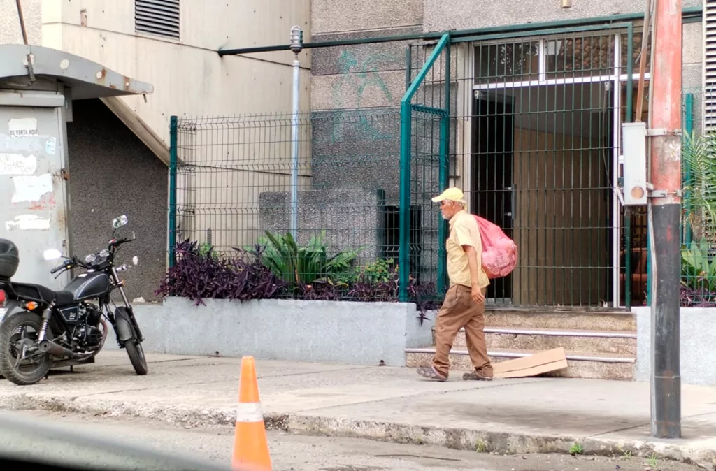 La soledad se convierte en un desafío en la vejez