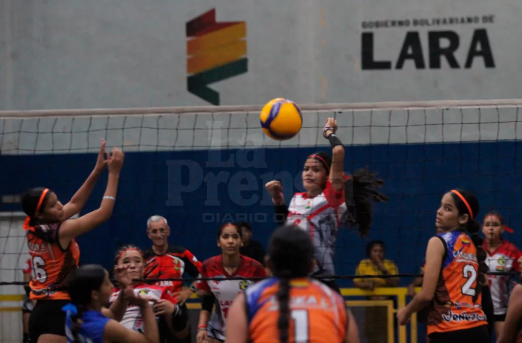 Lara destaca en el Campeonato de Voleibol U15 femenino