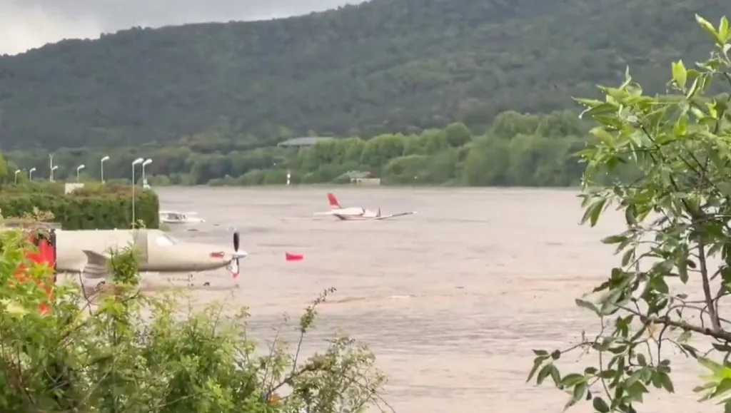 Fuertes precipitaciones en Francia activan alerta naranja