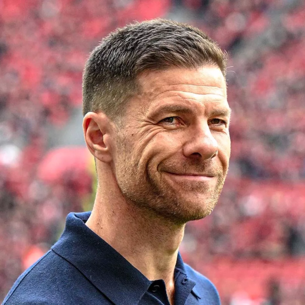 Xabi Alonso sacudió el mundo del fútbol este viernes al anunciar que la presente será su última temporada como entrenador del Bayer Leverkusen. En una rueda de prensa, el técnico español confirmó su decisión, abriendo un intenso debate sobre su futuro, que apunta directamente al Real Madrid.