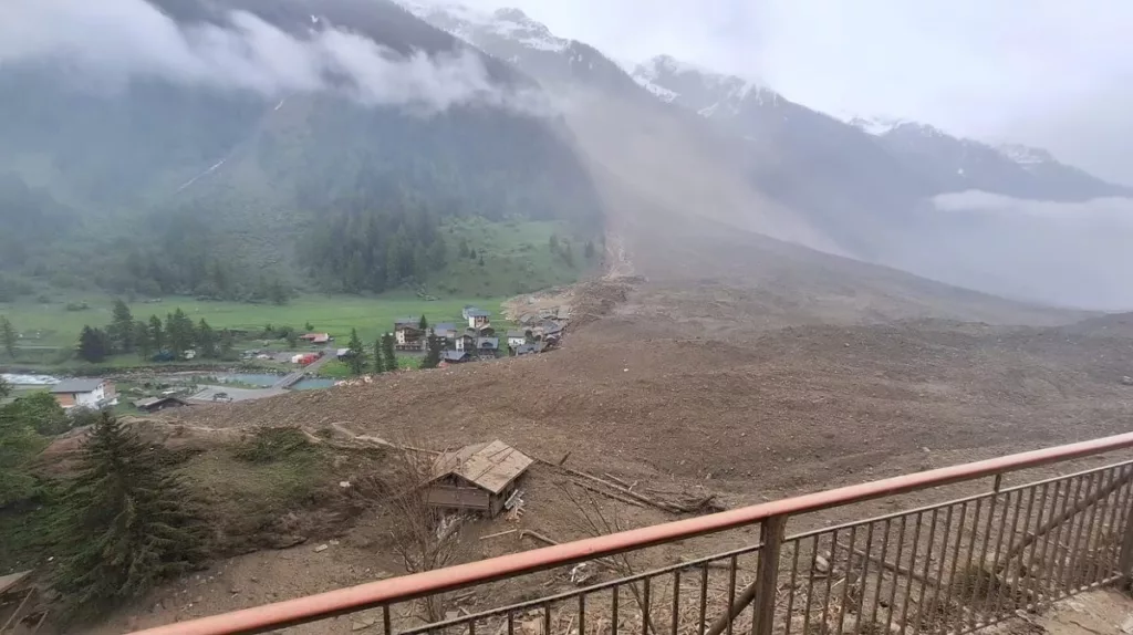 Este miércoles 28 de mayo ocurrió el colapso masivo de glaciar en Blatten, Valais Suiza donde más de 3,5 millones de m³ de hielo, roca y nieve se desprendieron del glaciar Birch, ejerciendo una presión de 9 millones de toneladas sobre el glaciar.