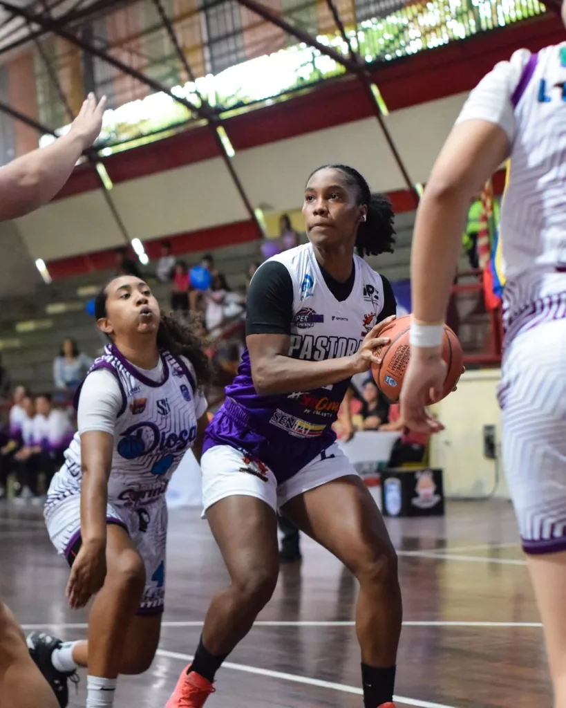 Pastoras de Lara sella su clasificación a semifinales y sigue en carrera por el bicampeonato