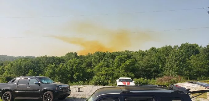 Fuga de ácido nítrico en una planta química causa evacuaciones en Ohio, EE.UU.