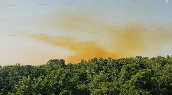 Fuga de ácido nítrico en una planta química causa evacuaciones en Ohio, EE.UU.