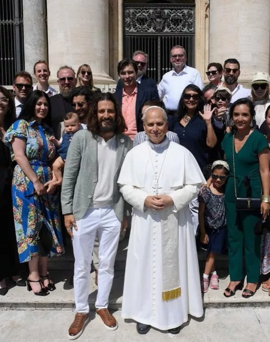 Elenco de "The Chosen" se encuentra con el papa León XIV en visita al Vaticano