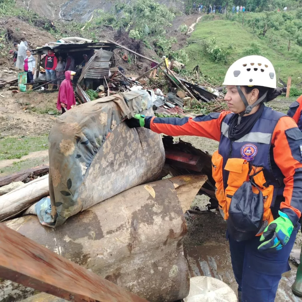 Deslizamiento en Andrés Eloy Blanco deja dos viviendas destruidas