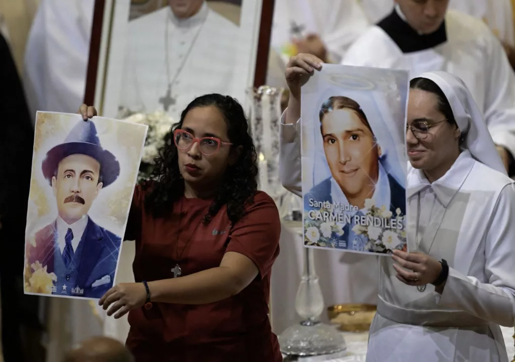 Luego del anuncio del papa León XIV este jueves 13 de mayo sobre la canonización de los beatos venezolanos José Gregorio Hernández y la madre Carmen Rendiles, el Arzobispo de Caracas, Cardenal Raúl Biord, anunció a través de una rueda de prensa, una misa multitudinaria el próximo 25 de octubre para celebrar la inscripción oficial de ambos en el Registro de los Santos por el Papa León XIV.