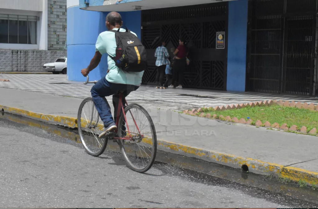 Ciclistas destacan el uso de la bicicleta como un medio de transporte no contaminante