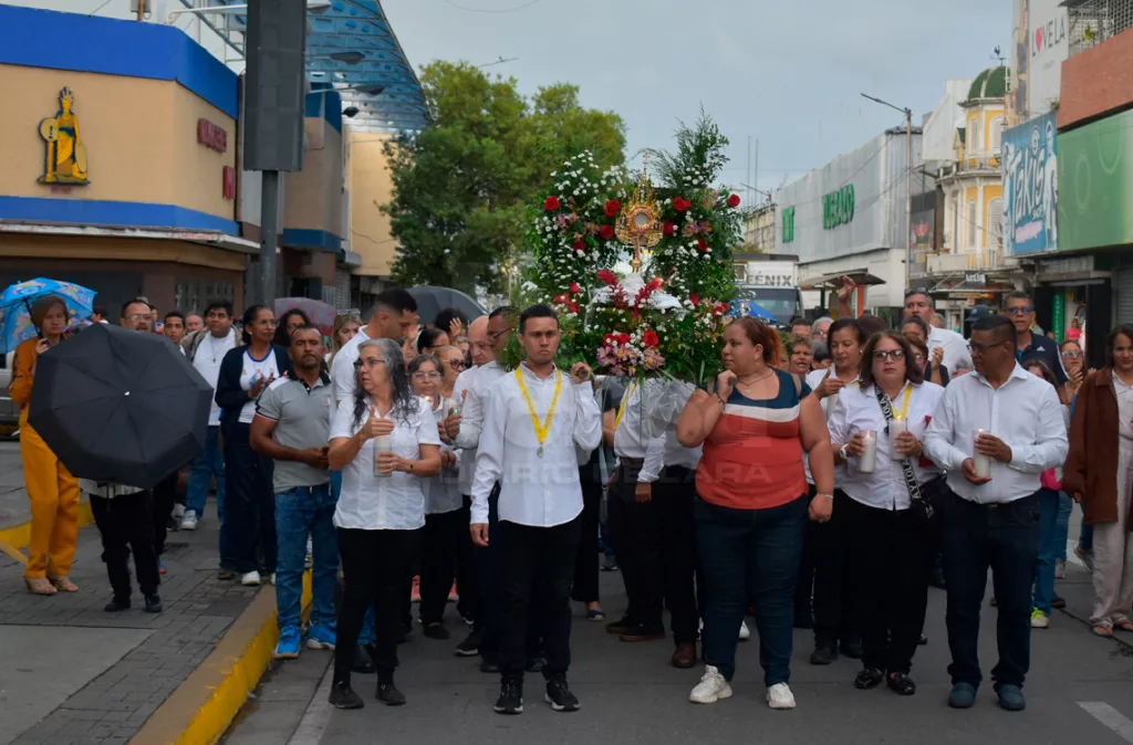 Fe y devoción marcó el recorrido de la celebración del Corpus Christi